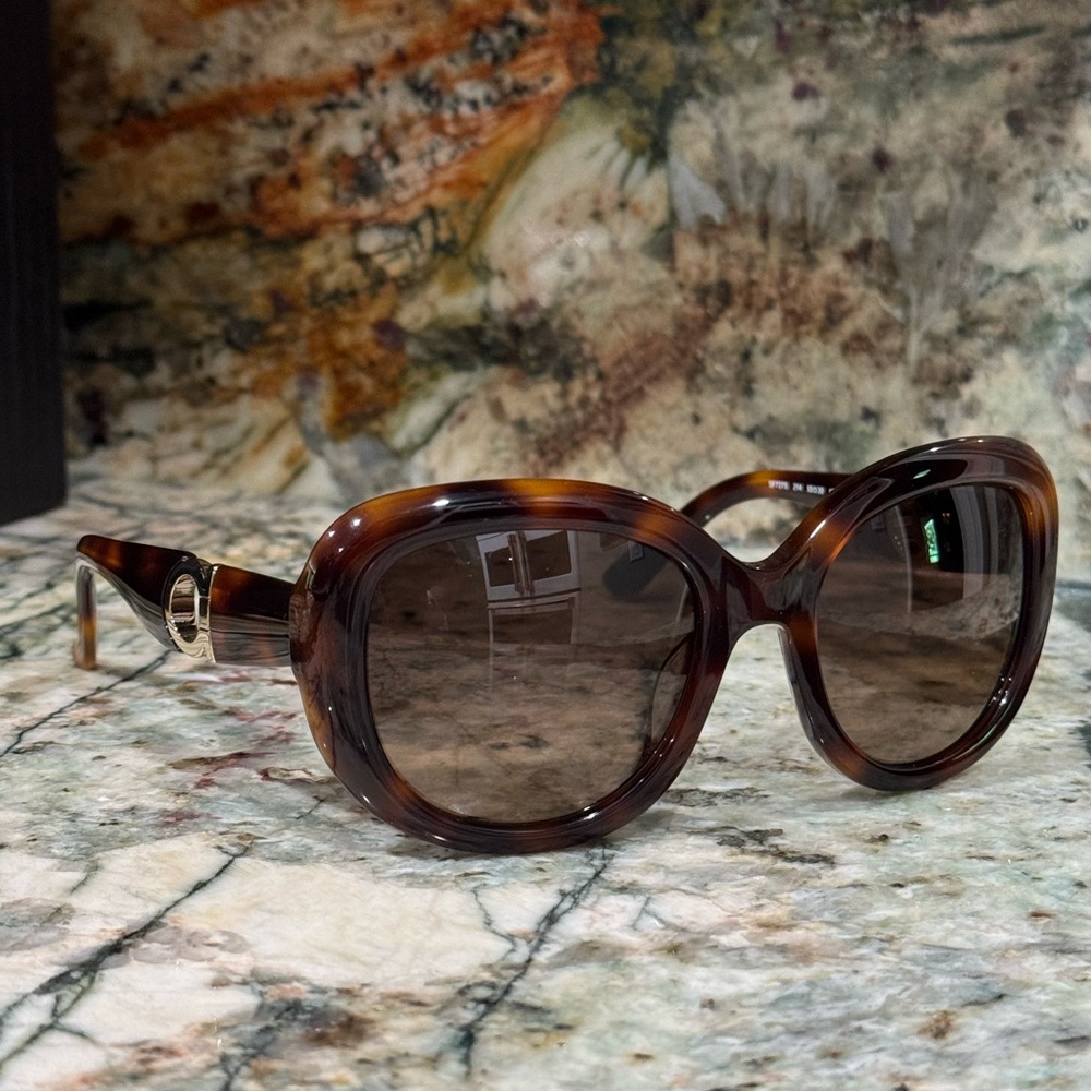 SALVATORE FERRAGAMO NWT Tortoise Cat-eye Sunglasses Authentic Gancini! - Picture 8 of 16